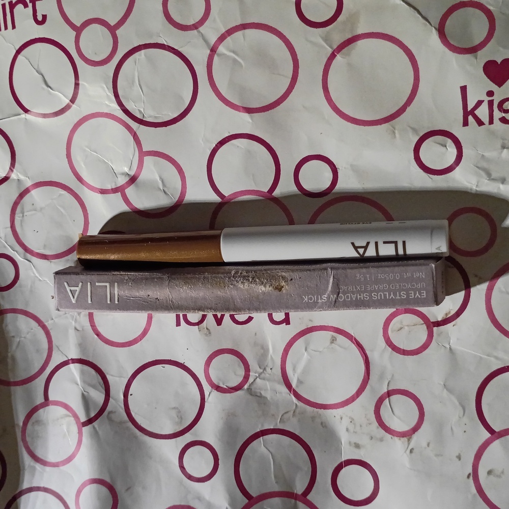 ILIA EYE STYLUS SHADOW STICK "BROCADE" - Color: Rich Bronze Shimmer 🤎